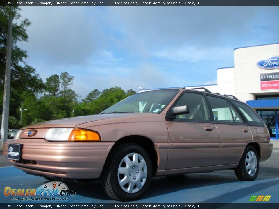 Front 3/4 View of 1994 Ford Escort LX Wagon Photo #1