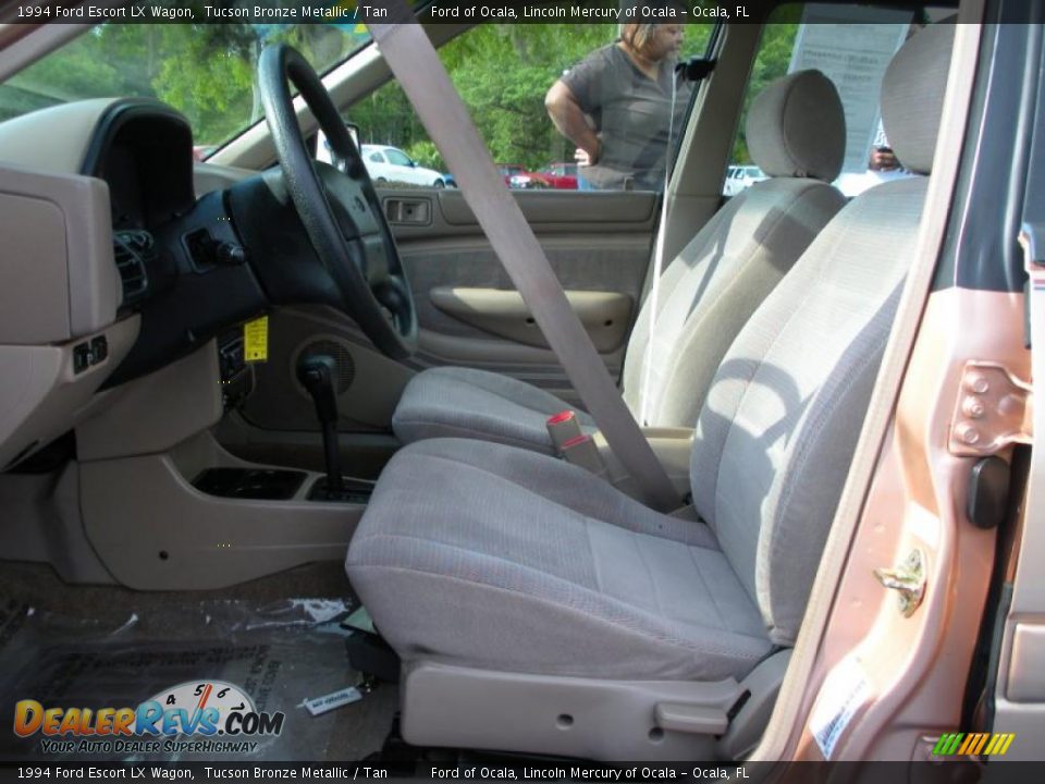 Tan Interior - 1994 Ford Escort LX Wagon Photo #11