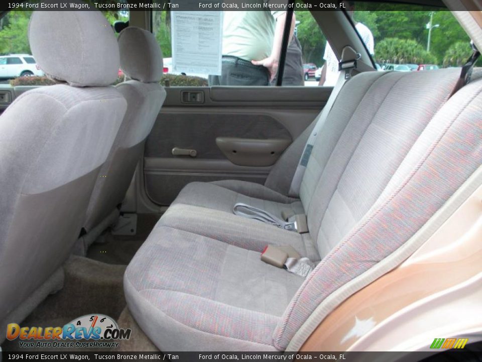 Tan Interior - 1994 Ford Escort LX Wagon Photo #13