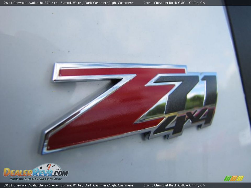 2011 Chevrolet Avalanche Z71 4x4 Logo Photo #11