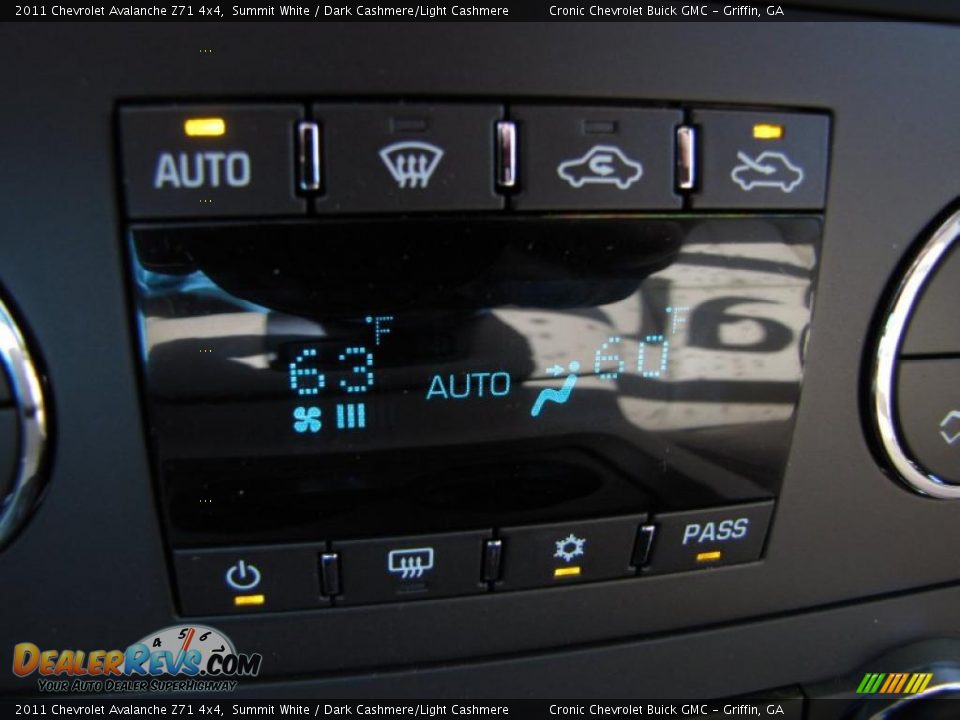 2011 Chevrolet Avalanche Z71 4x4 Summit White / Dark Cashmere/Light Cashmere Photo #17