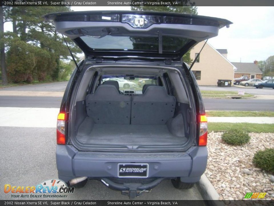 2002 Nissan Xterra SE V6 Super Black / Gray Celadon Photo #10
