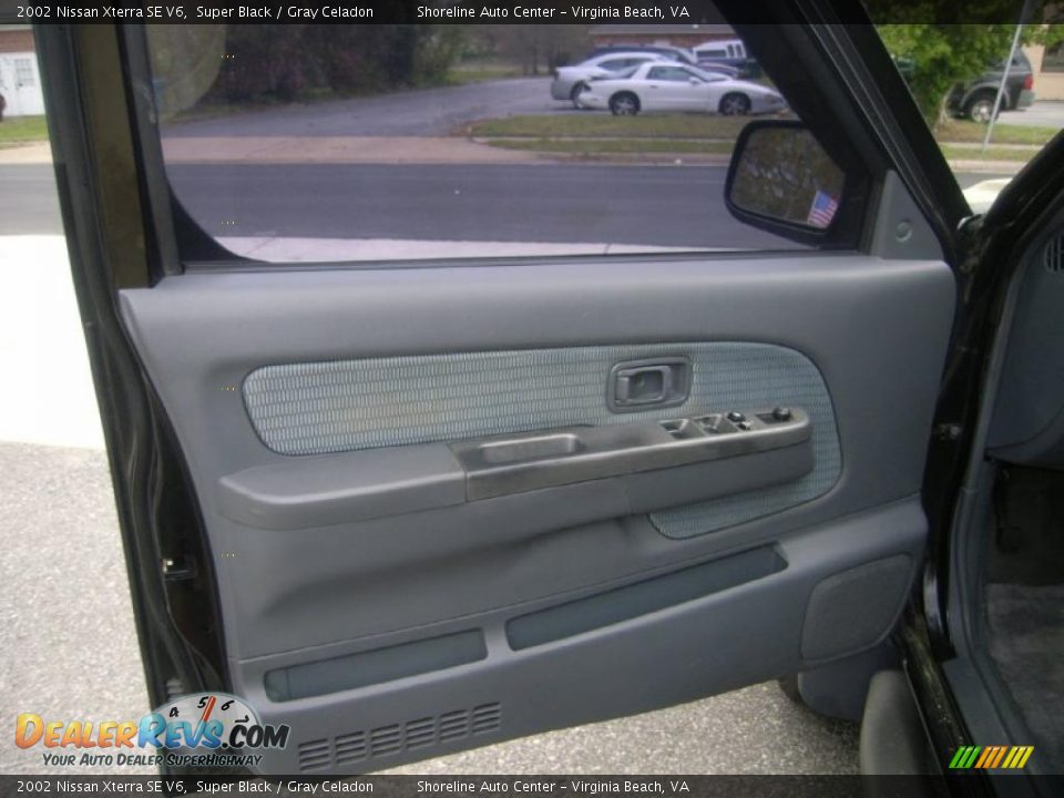 2002 Nissan Xterra SE V6 Super Black / Gray Celadon Photo #13