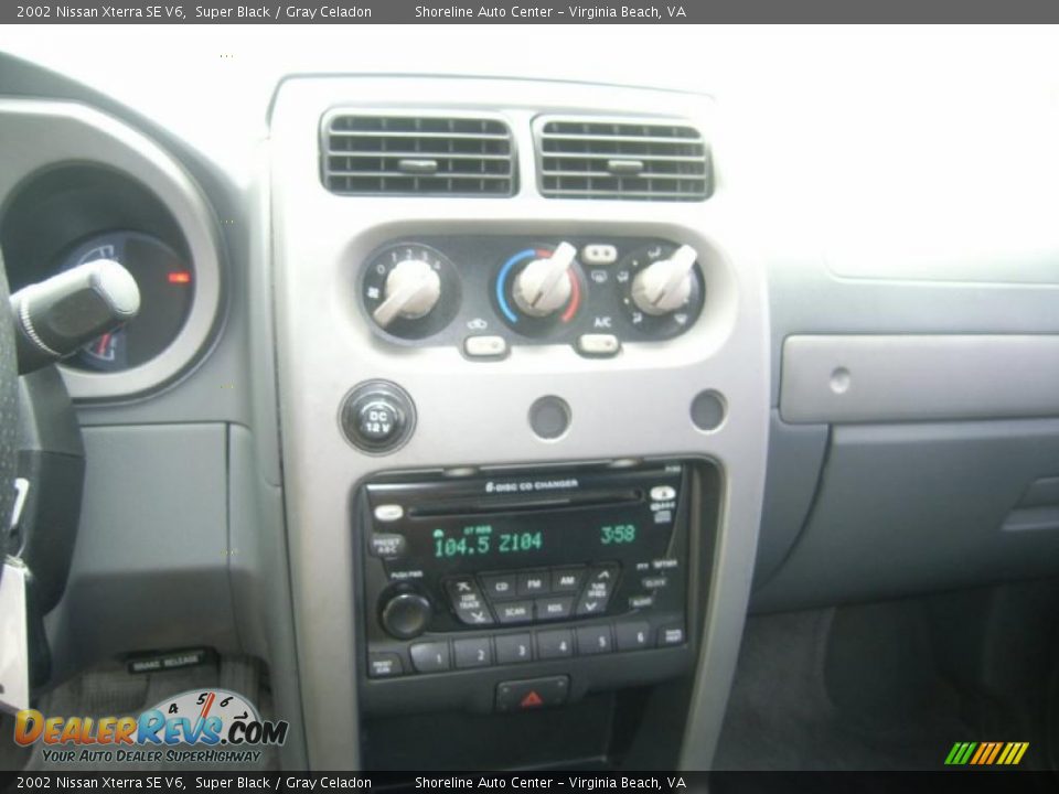 2002 Nissan Xterra SE V6 Super Black / Gray Celadon Photo #16