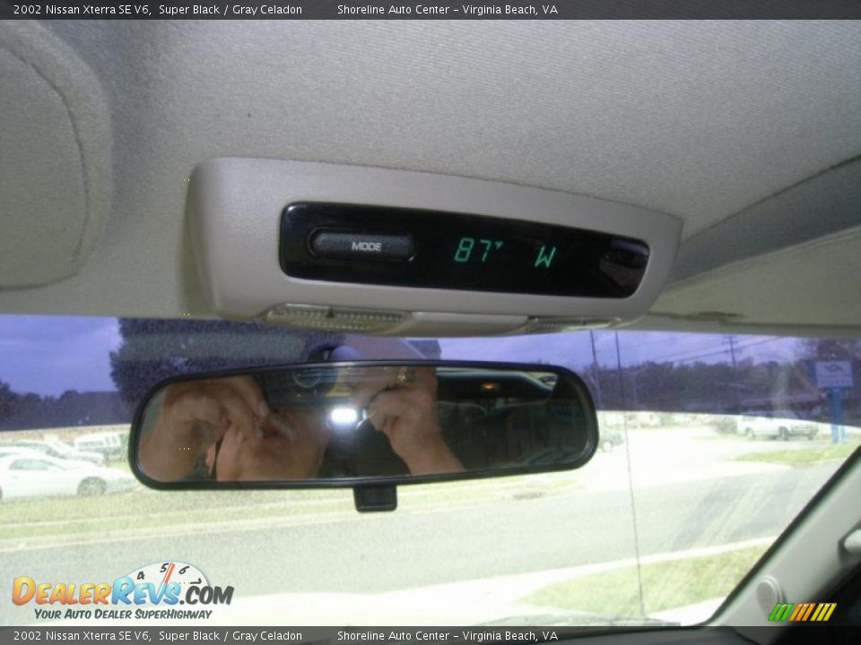 2002 Nissan Xterra SE V6 Super Black / Gray Celadon Photo #19