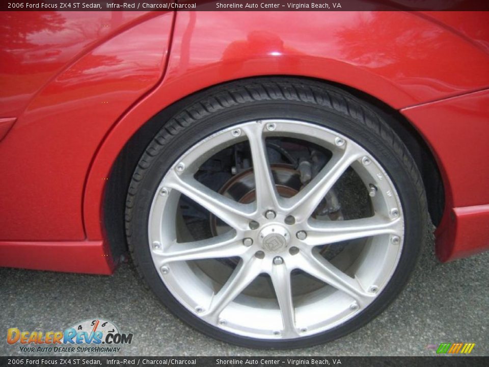 Custom Wheels of 2006 Ford Focus ZX4 ST Sedan Photo #22