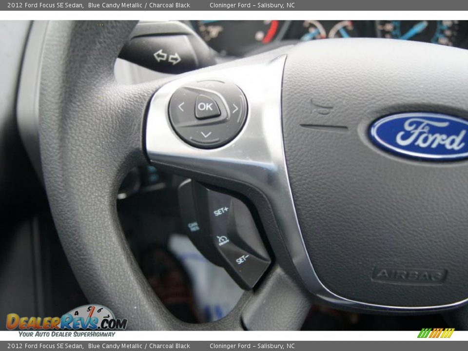 Controls of 2012 Ford Focus SE Sedan Photo #22
