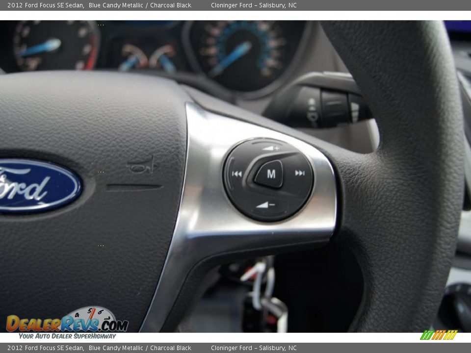Controls of 2012 Ford Focus SE Sedan Photo #23