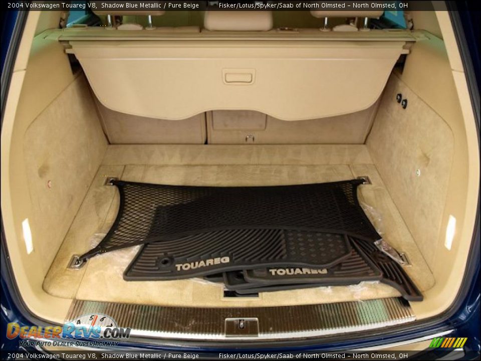 2004 Volkswagen Touareg V8 Trunk Photo #7