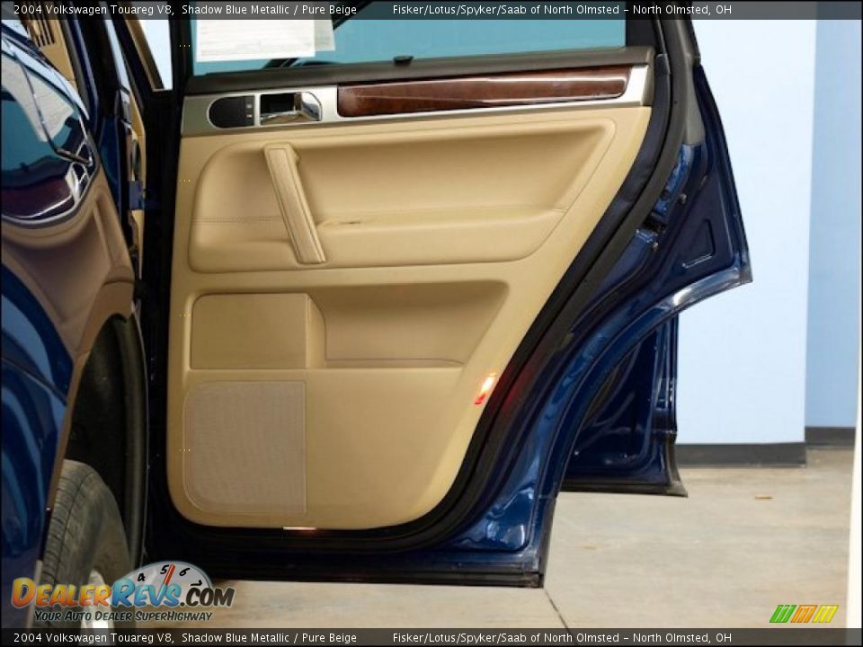 Door Panel of 2004 Volkswagen Touareg V8 Photo #18