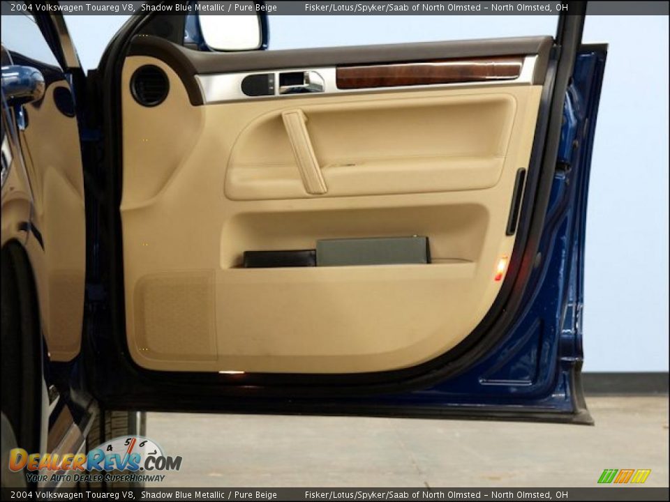 Door Panel of 2004 Volkswagen Touareg V8 Photo #19