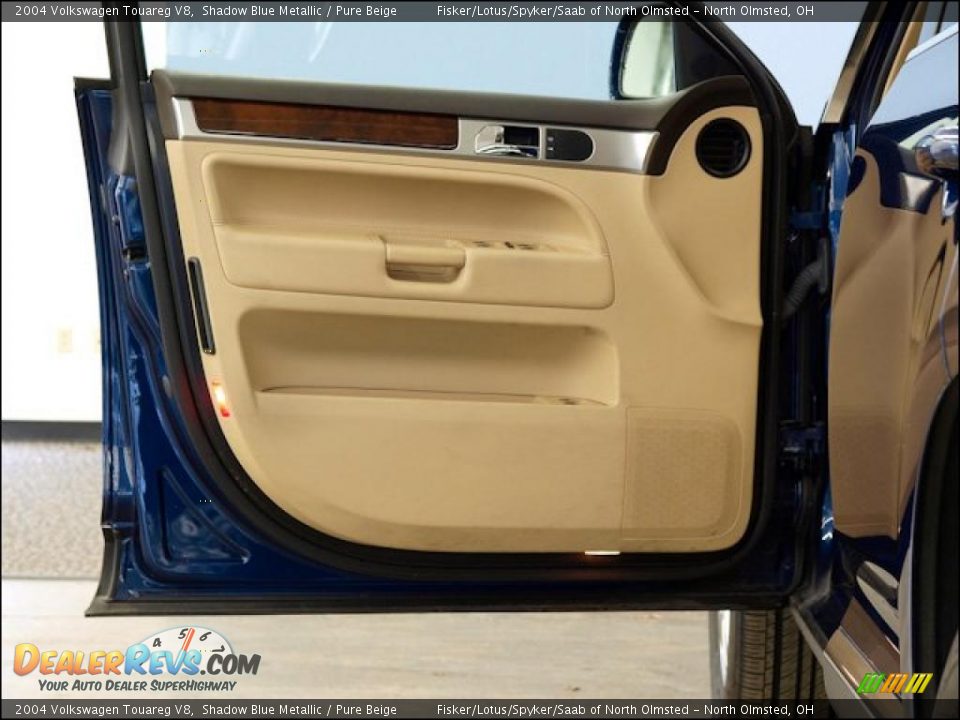 Door Panel of 2004 Volkswagen Touareg V8 Photo #20