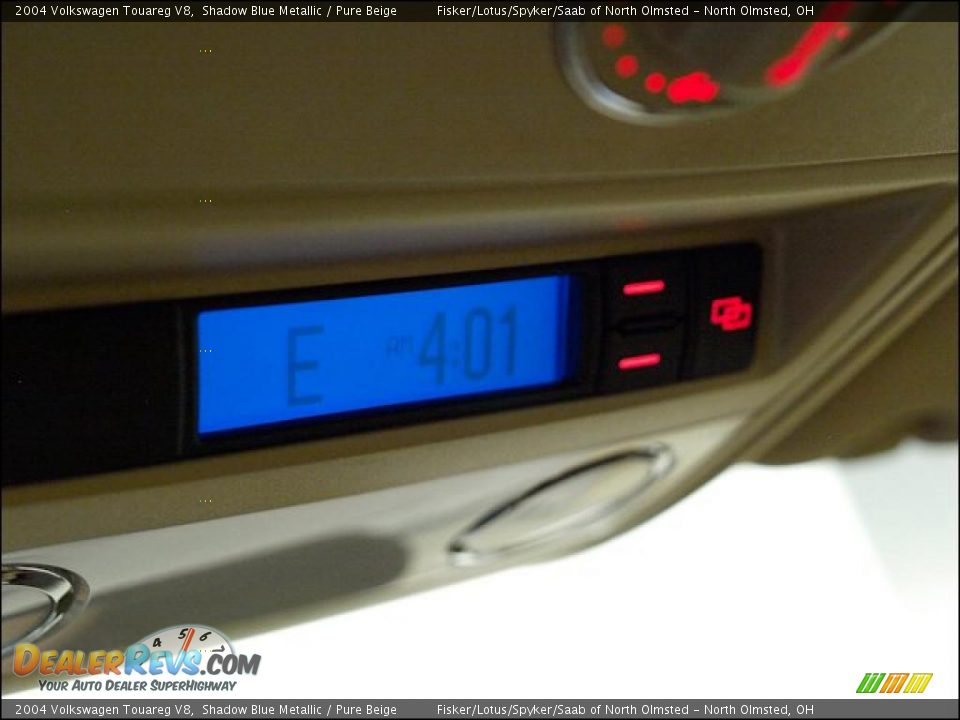 2004 Volkswagen Touareg V8 Shadow Blue Metallic / Pure Beige Photo #26