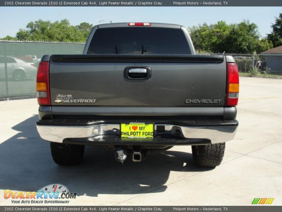 2002 Chevrolet Silverado 1500 LS Extended Cab 4x4 Light Pewter Metallic / Graphite Gray Photo #4