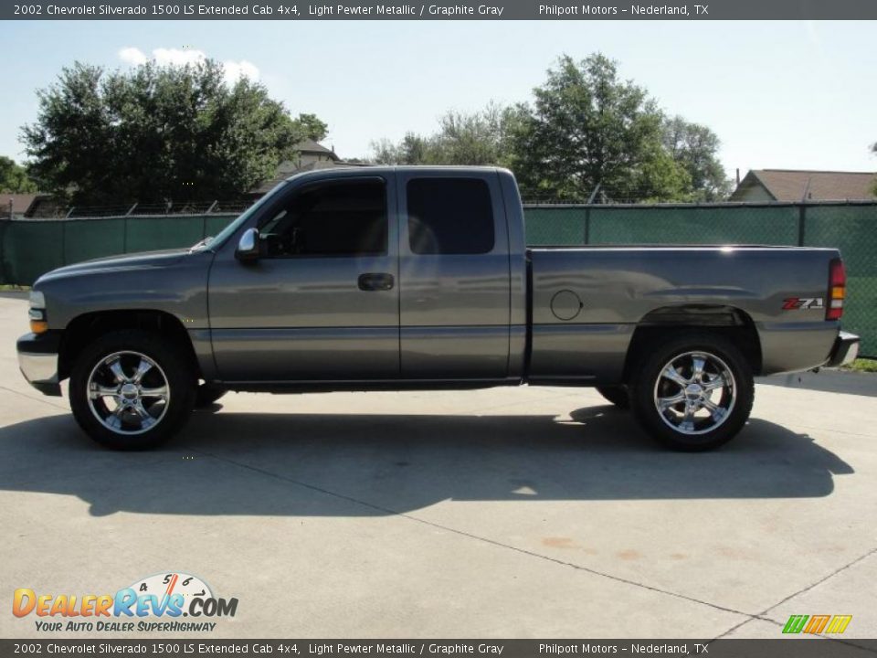 2002 Chevrolet Silverado 1500 LS Extended Cab 4x4 Light Pewter Metallic / Graphite Gray Photo #6