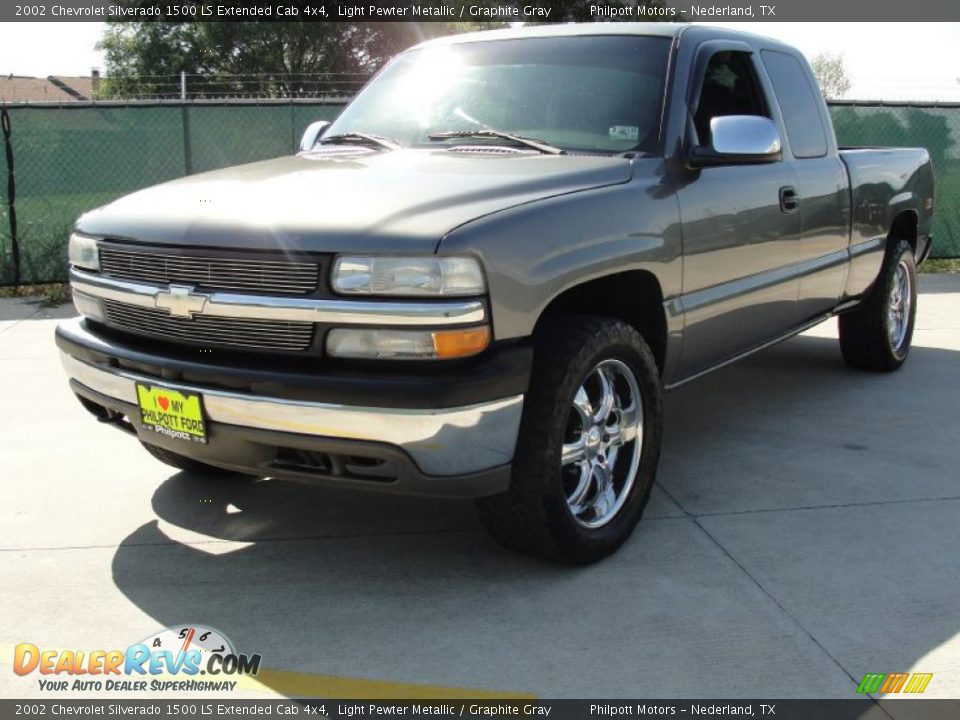 2002 Chevrolet Silverado 1500 LS Extended Cab 4x4 Light Pewter Metallic / Graphite Gray Photo #7