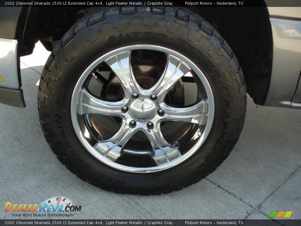 Custom Wheels of 2002 Chevrolet Silverado 1500 LS Extended Cab 4x4 Photo #15