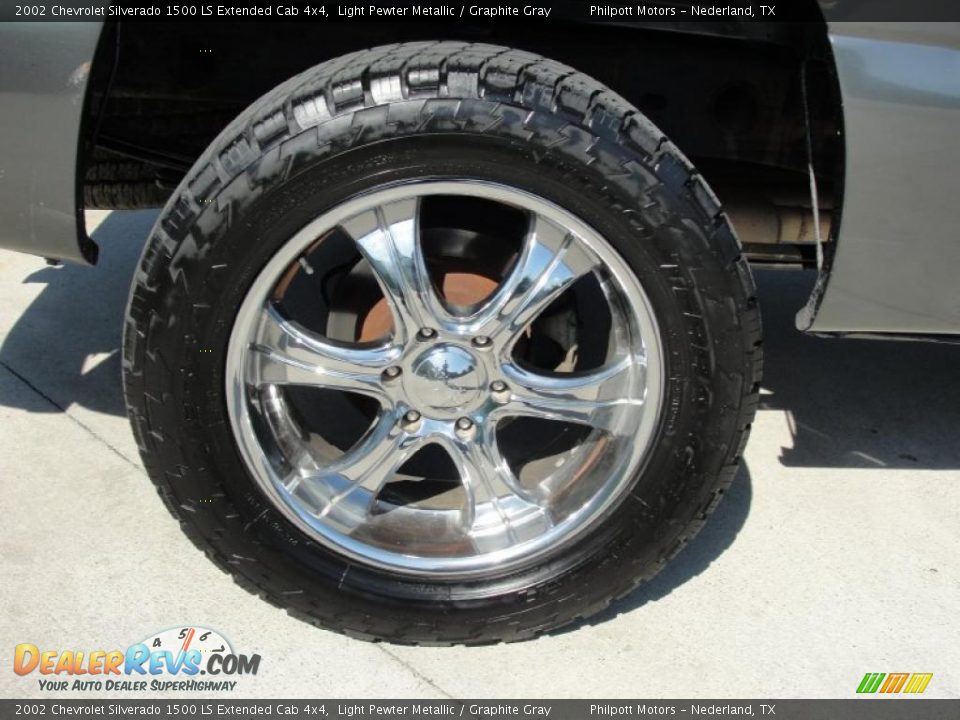 2002 Chevrolet Silverado 1500 LS Extended Cab 4x4 Light Pewter Metallic / Graphite Gray Photo #17