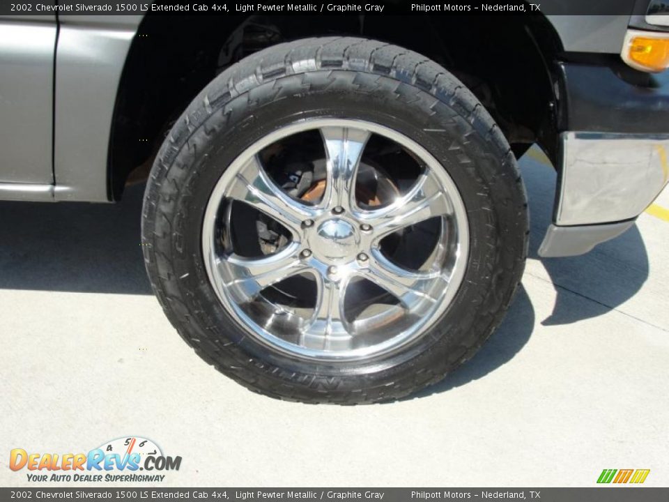 2002 Chevrolet Silverado 1500 LS Extended Cab 4x4 Light Pewter Metallic / Graphite Gray Photo #18