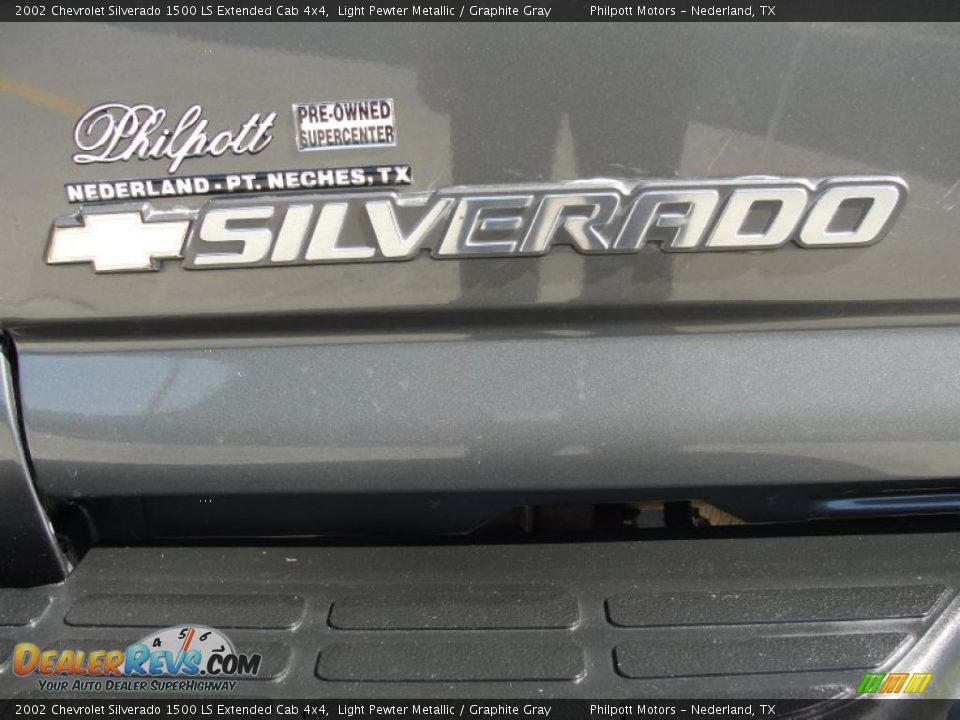 2002 Chevrolet Silverado 1500 LS Extended Cab 4x4 Light Pewter Metallic / Graphite Gray Photo #31