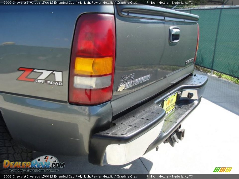 2002 Chevrolet Silverado 1500 LS Extended Cab 4x4 Light Pewter Metallic / Graphite Gray Photo #32