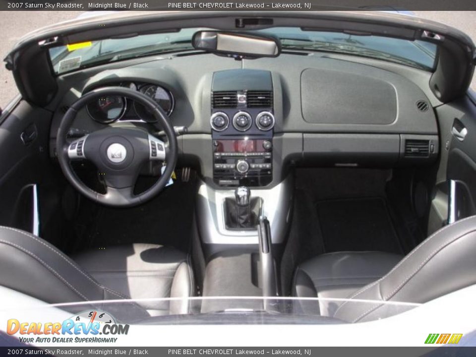 Dashboard of 2007 Saturn Sky Roadster Photo #13