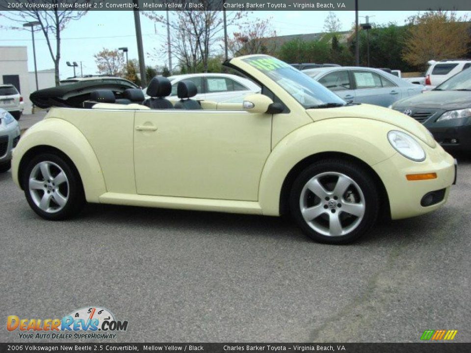 Mellow Yellow 2006 Volkswagen New Beetle 2.5 Convertible Photo #2