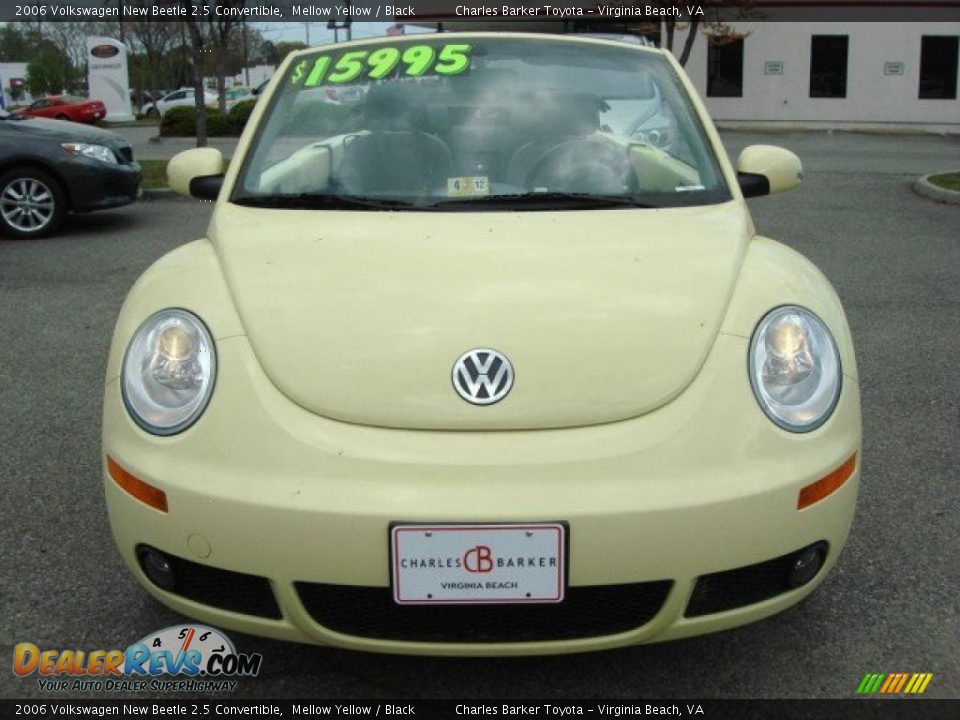 2006 Volkswagen New Beetle 2.5 Convertible Mellow Yellow / Black Photo #8