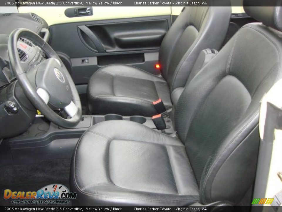 Black Interior - 2006 Volkswagen New Beetle 2.5 Convertible Photo #9