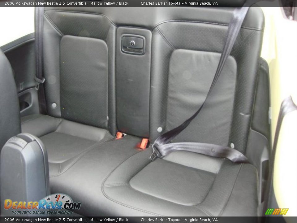Black Interior - 2006 Volkswagen New Beetle 2.5 Convertible Photo #10