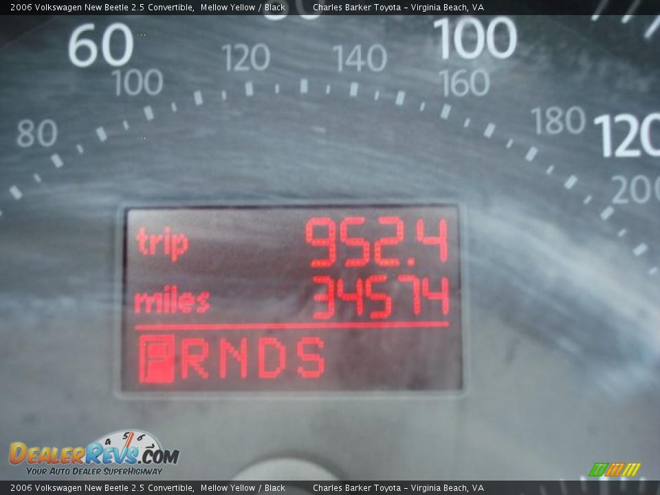 2006 Volkswagen New Beetle 2.5 Convertible Mellow Yellow / Black Photo #12