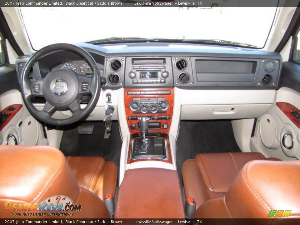 Dashboard of 2007 Jeep Commander Limited Photo #14