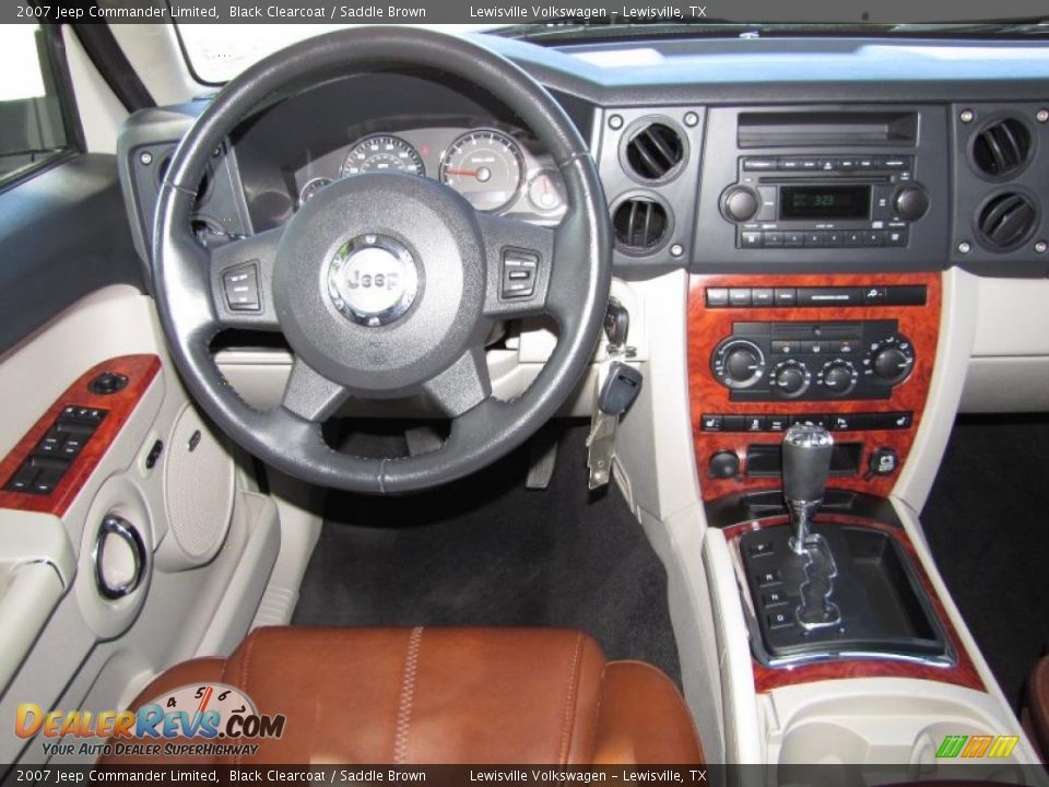 Controls of 2007 Jeep Commander Limited Photo #15
