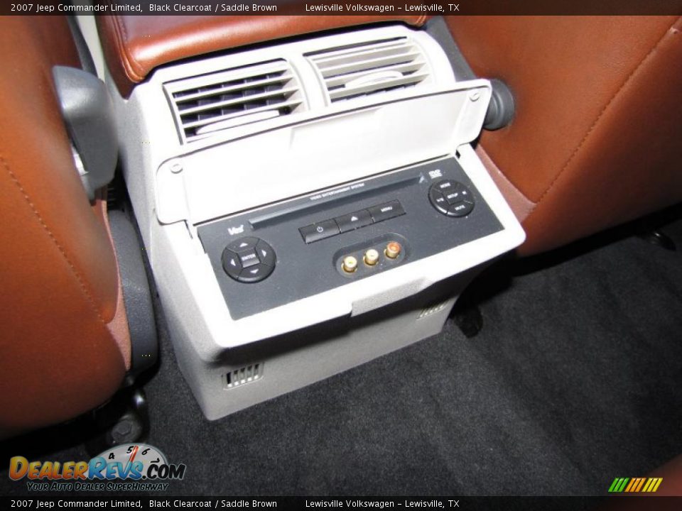 Controls of 2007 Jeep Commander Limited Photo #20