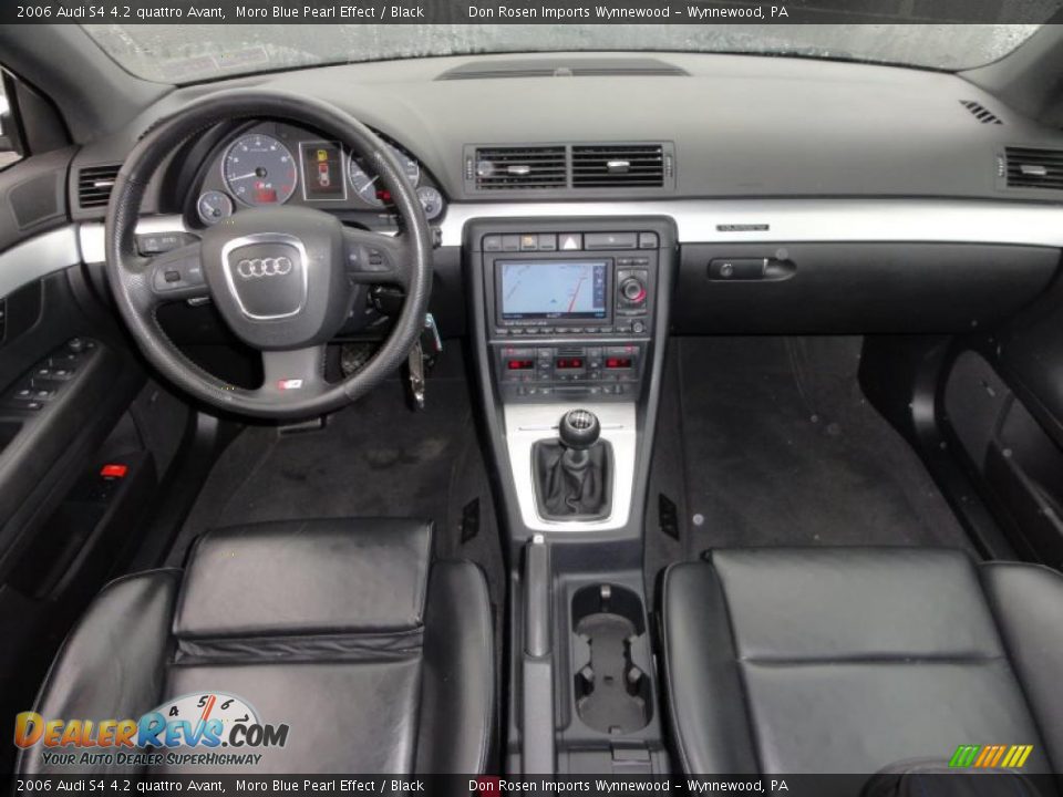Dashboard of 2006 Audi S4 4.2 quattro Avant Photo #27