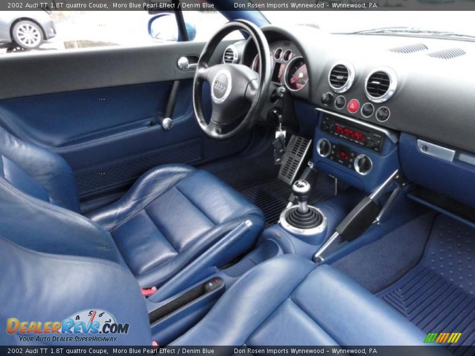 Front Seat of 2002 Audi TT 1.8T quattro Coupe Photo #18