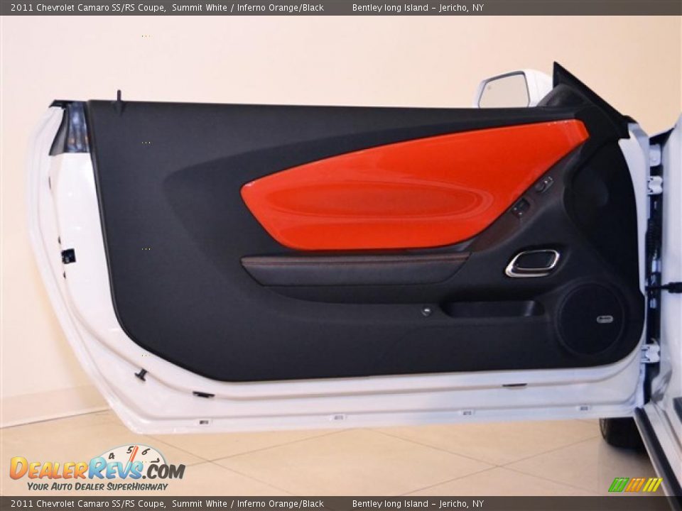 Door Panel of 2011 Chevrolet Camaro SS/RS Coupe Photo #15