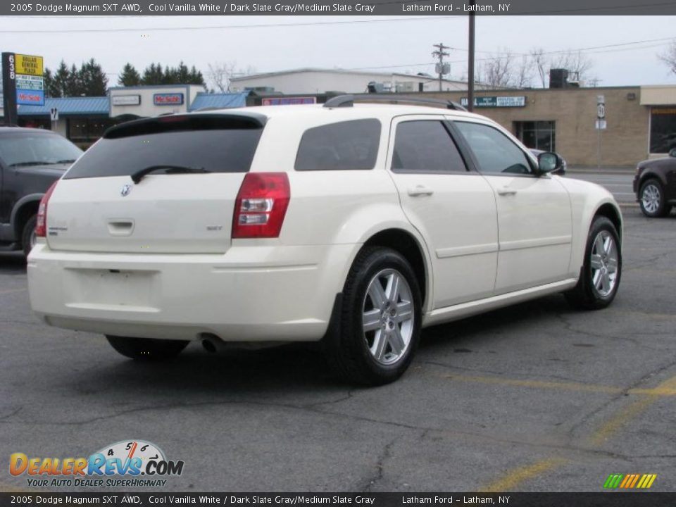 Cool Vanilla White 2005 Dodge Magnum SXT AWD Photo #5