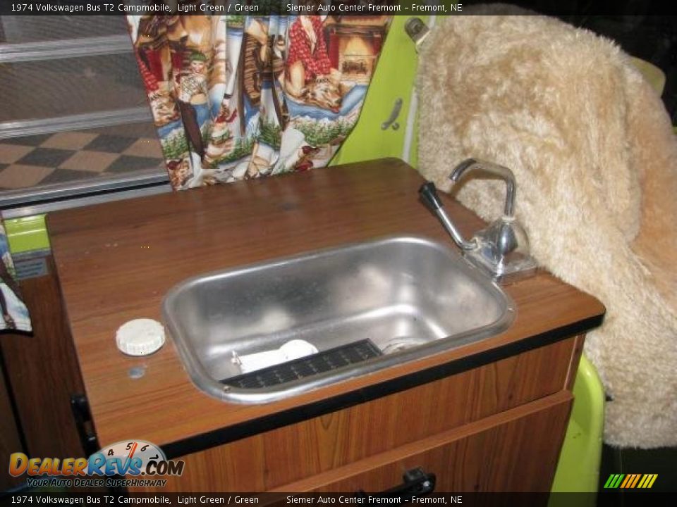 1974 Volkswagen Bus T2 Campmobile Light Green / Green Photo #7