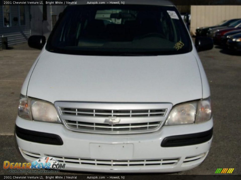 2001 Chevrolet Venture LS Bright White / Neutral Photo #1