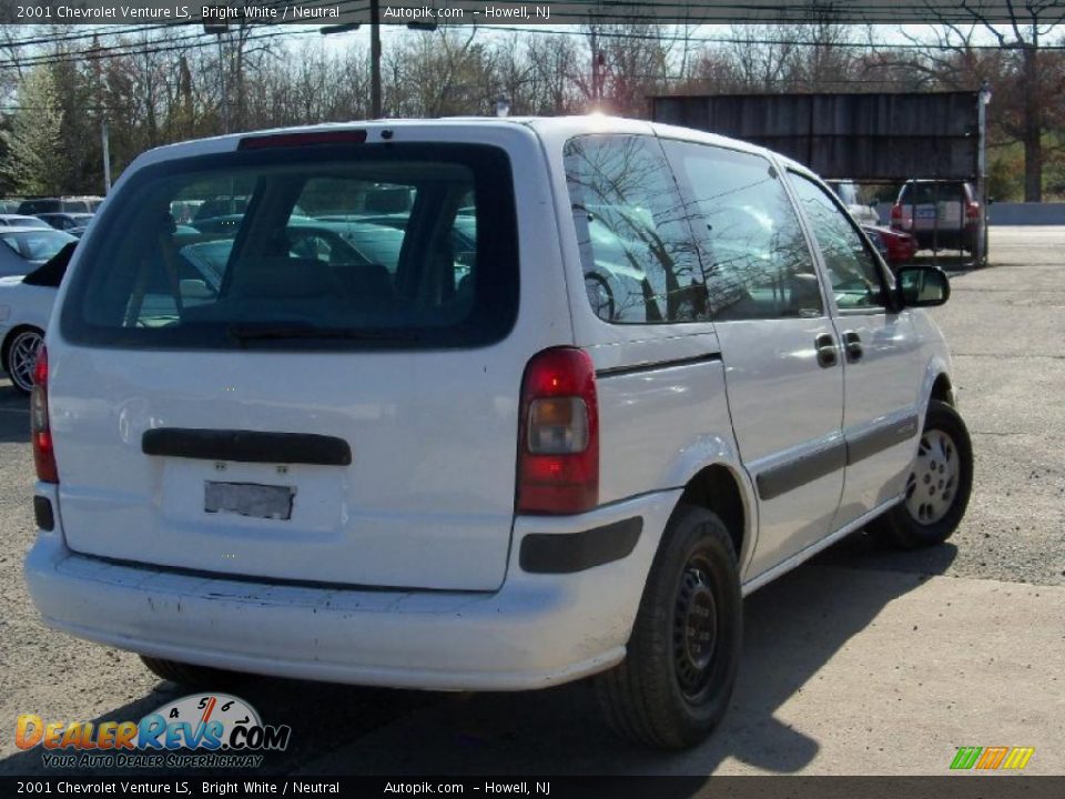 2001 Chevrolet Venture LS Bright White / Neutral Photo #5