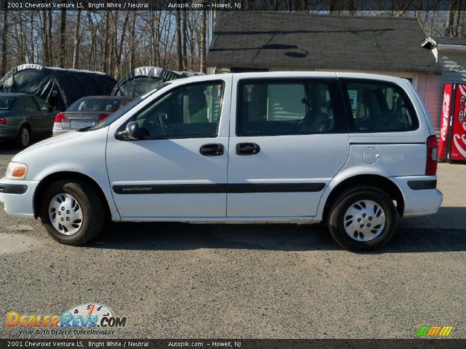 2001 Chevrolet Venture LS Bright White / Neutral Photo #7