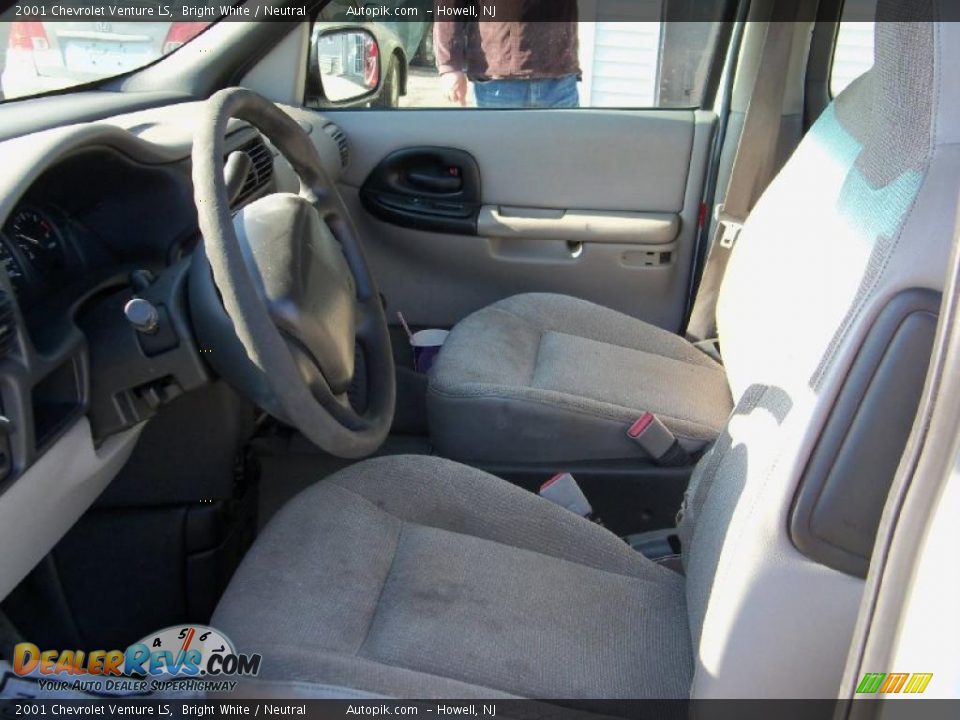 2001 Chevrolet Venture LS Bright White / Neutral Photo #9