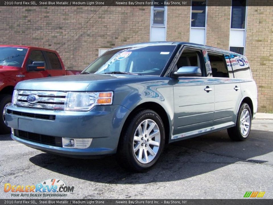 Front 3/4 View of 2010 Ford Flex SEL Photo #1