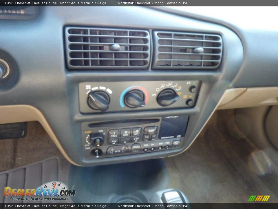 Controls of 1996 Chevrolet Cavalier Coupe Photo #13