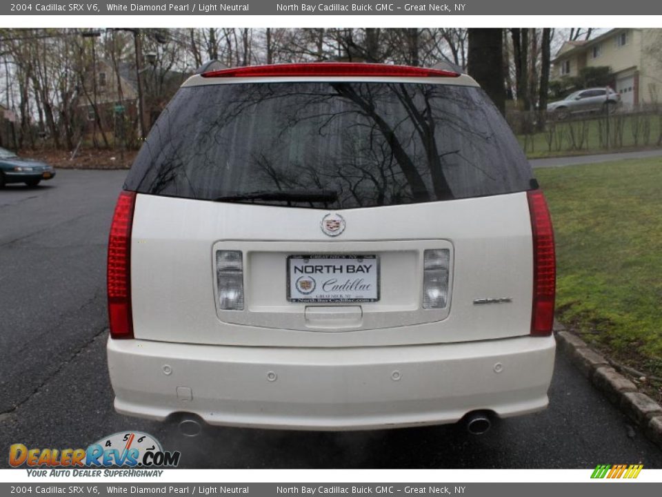 2004 Cadillac SRX V6 White Diamond Pearl / Light Neutral Photo #5