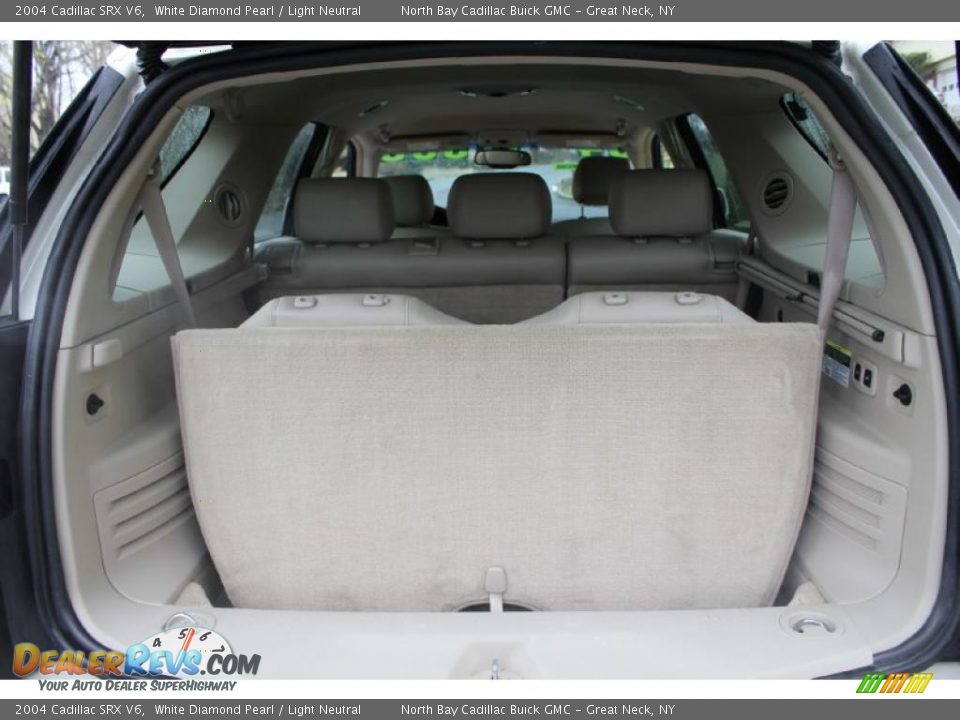 2004 Cadillac SRX V6 White Diamond Pearl / Light Neutral Photo #8