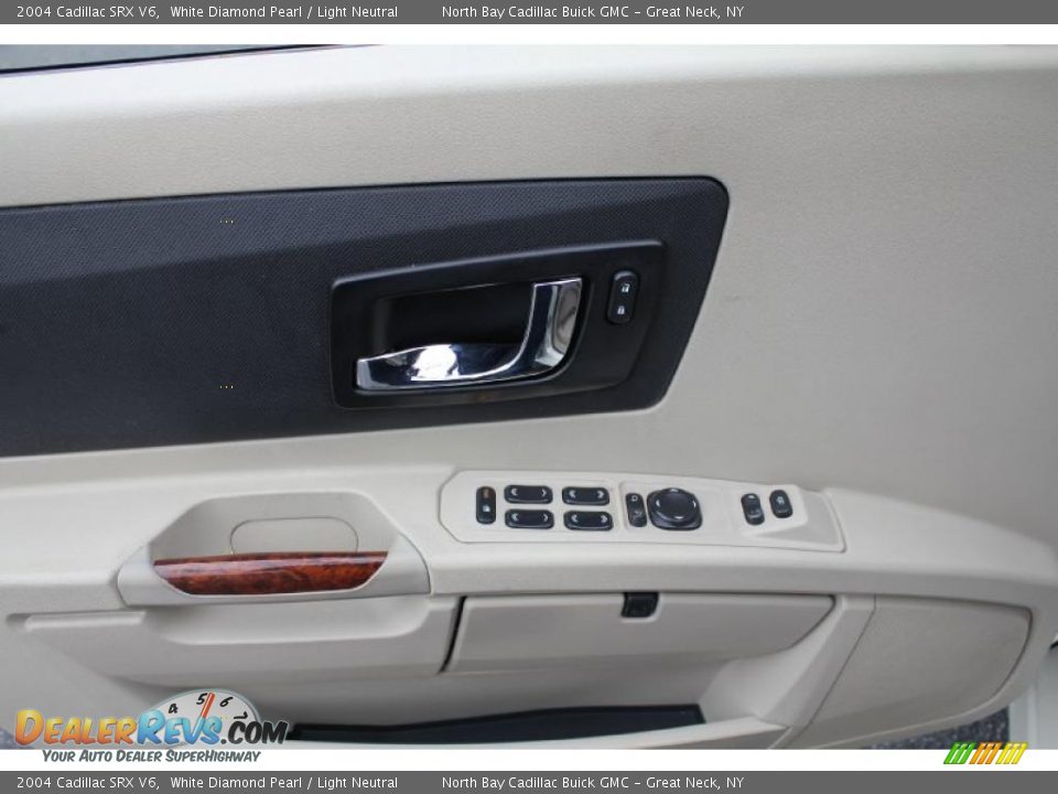 2004 Cadillac SRX V6 White Diamond Pearl / Light Neutral Photo #10