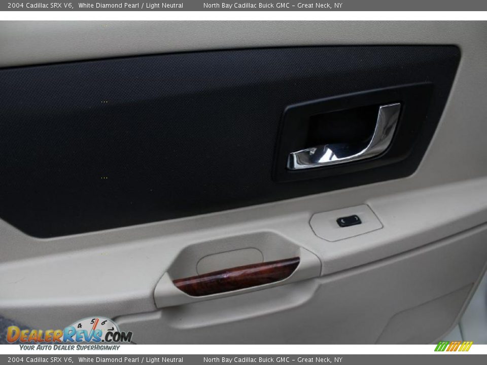 2004 Cadillac SRX V6 White Diamond Pearl / Light Neutral Photo #14