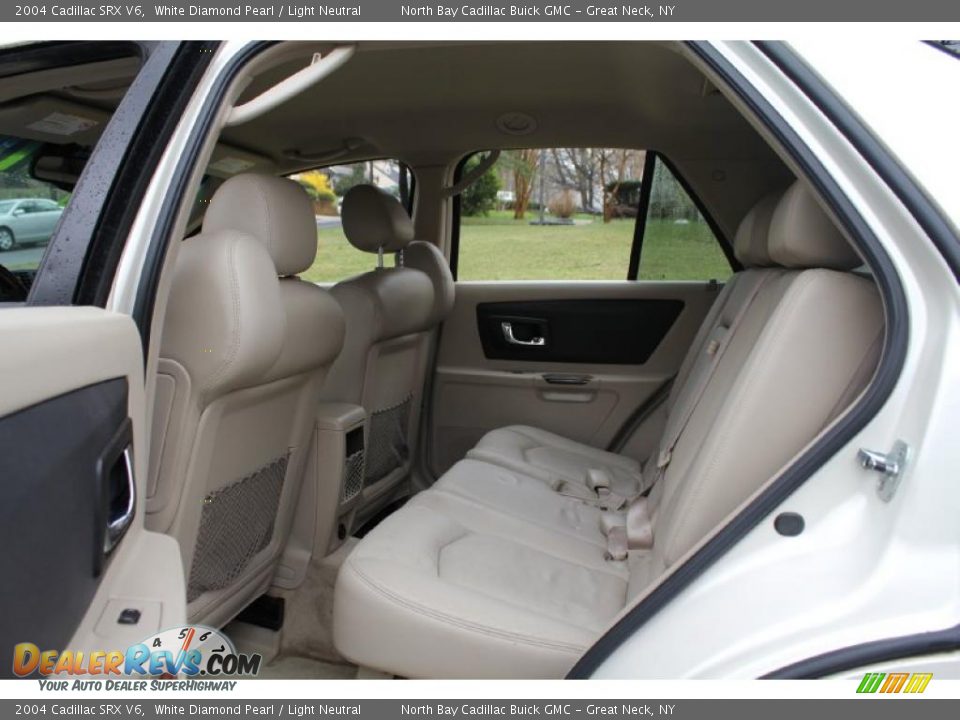 Light Neutral Interior - 2004 Cadillac SRX V6 Photo #16